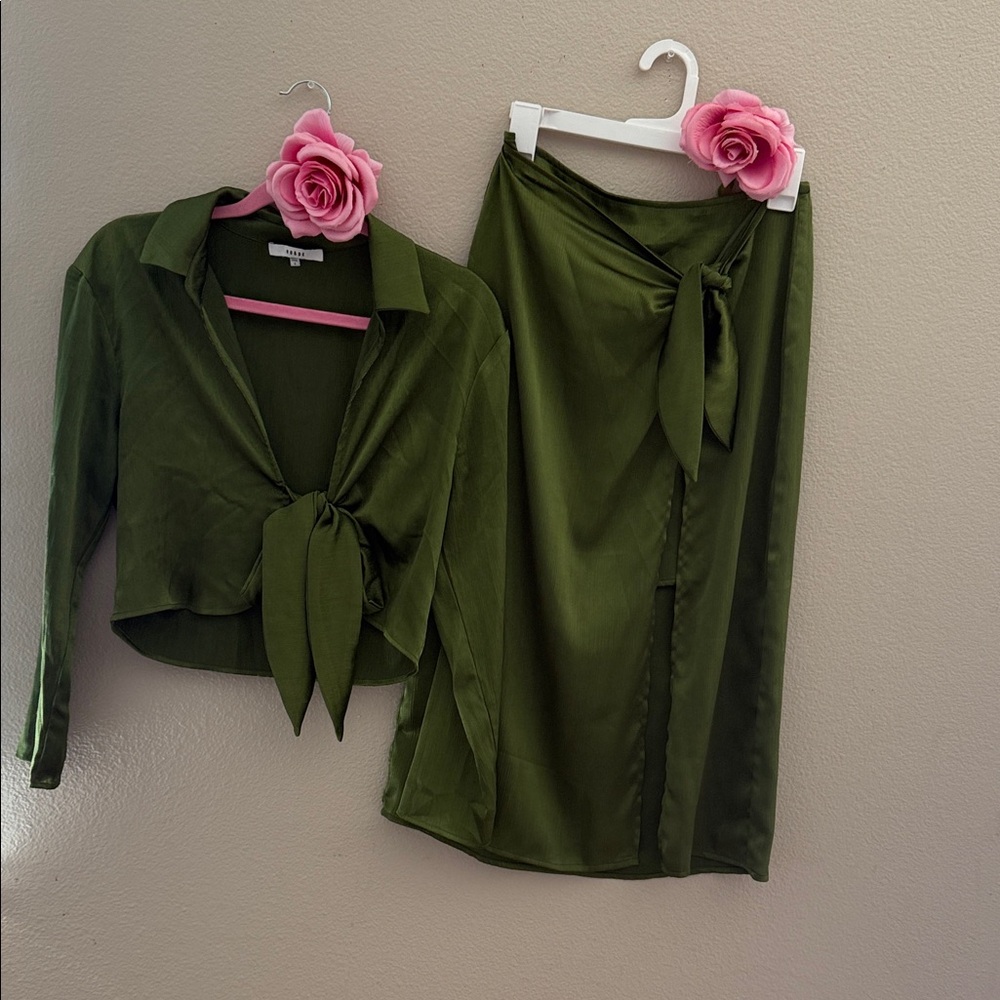 Ro & De Olive Green Skirt Set